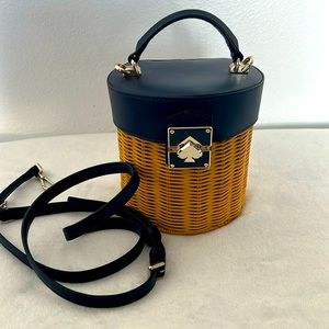 Kate Spade ♠️ bucket crossbody
